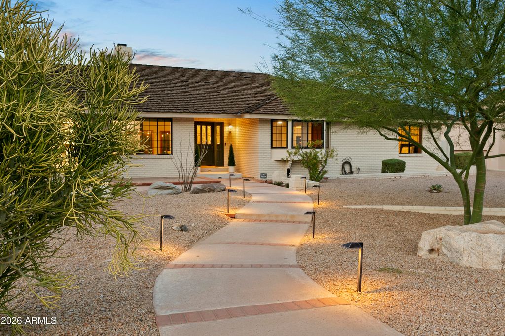 11645 S TUSAYAN Court, Phoenix, AZ 85044 — exterior