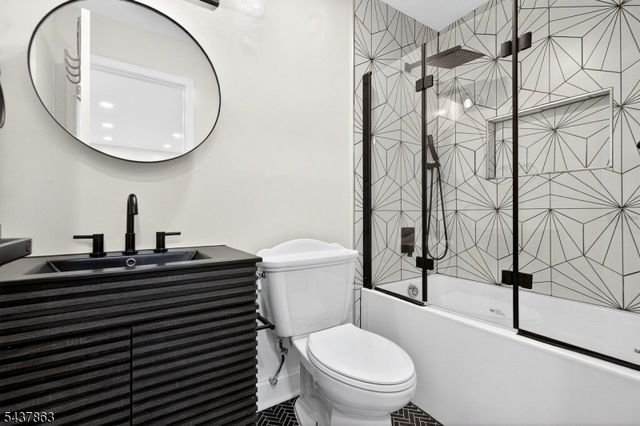5 Krueger Ct, Newark City, NJ 07103