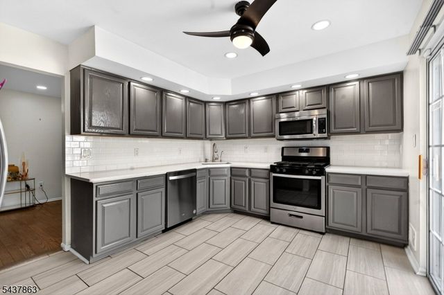 5 Krueger Ct, Newark City, NJ 07103