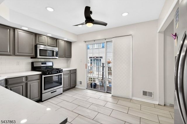 5 Krueger Ct, Newark City, NJ 07103