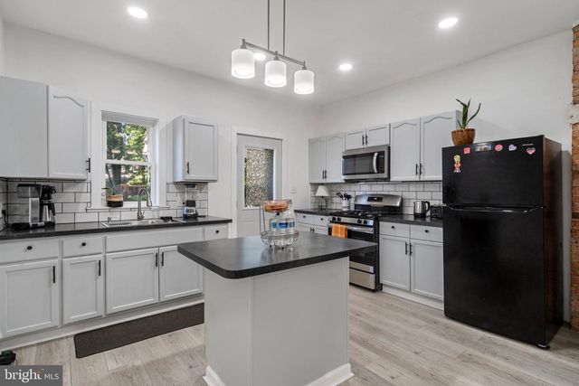 723 W KING ST, Martinsburg, WV 25401