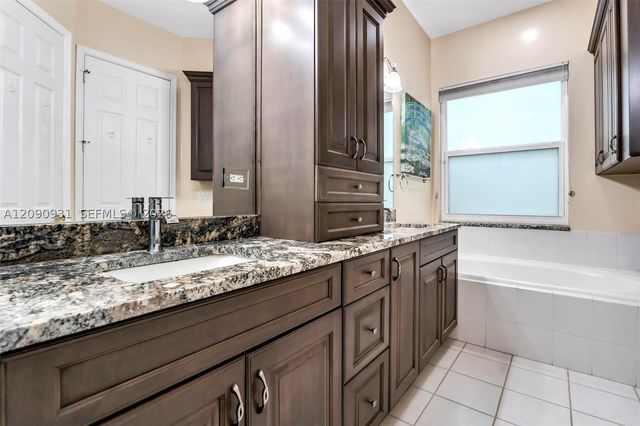8795 Via Tuscany Dr, Boynton Beach, FL 33472