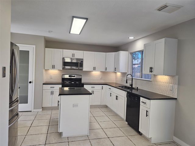 4406 Egret Drive, Seabrook, TX 77586