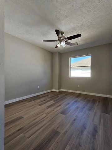 4406 Egret Drive, Seabrook, TX 77586