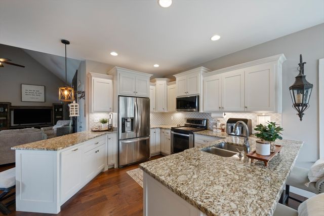 4212 Sheffield Ln, Greenbrier, TN 37073