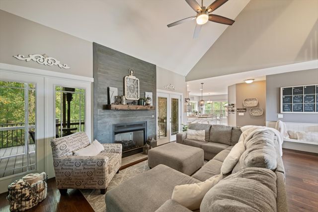 4212 Sheffield Ln, Greenbrier, TN 37073