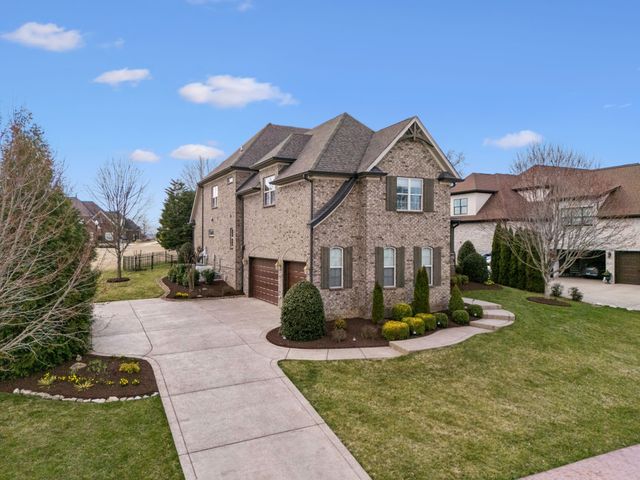 837 Plantation Way, Gallatin, TN 37066