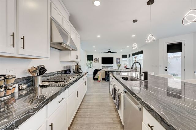 6289 Redstone Hills Drive, Las Vegas, NV 89148