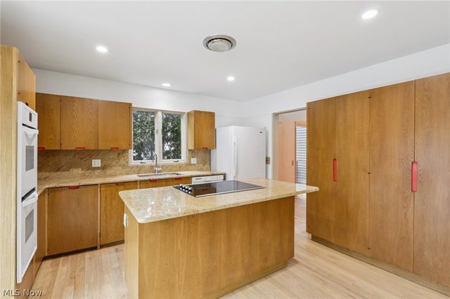 32150 S Woodland Road, Pepper Pike, OH 44124