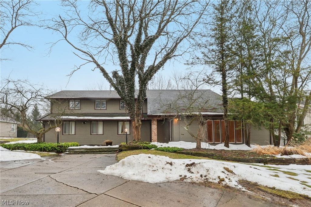 32150 S Woodland Road, Pepper Pike, OH 44124