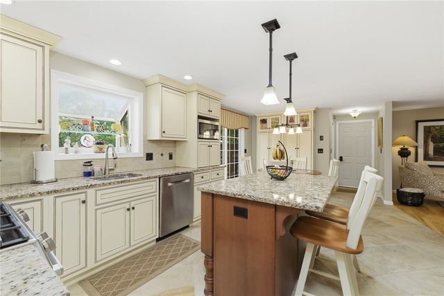 30 Princess Pine Circle, Taunton, MA 02780