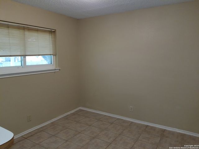 9330 MARSH CREEK DR, San Antonio, TX 78250