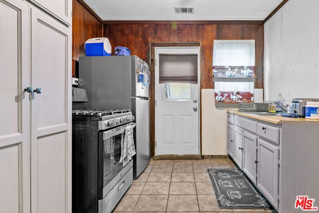 7317 Clybourn Avenue, Sun Valley, CA 91352