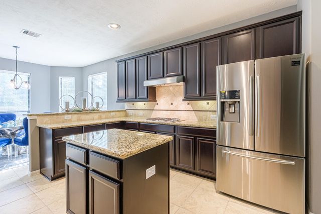 22618 Pineleigh Ct, Tomball, TX 77375