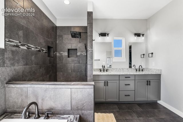 1180 N Saddle Ridge Lane, Pueblo, CO 81007