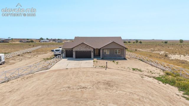 1180 N Saddle Ridge Lane, Pueblo, CO 81007