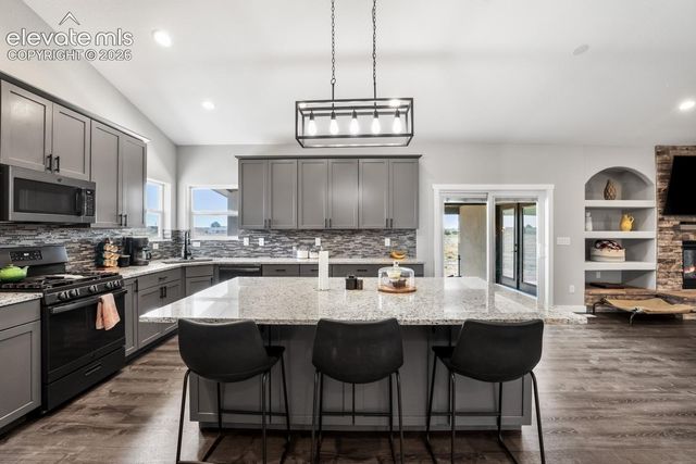 1180 N Saddle Ridge Lane, Pueblo, CO 81007