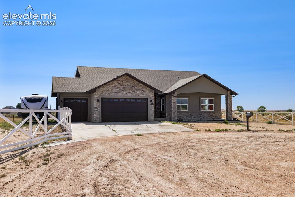 1180 N Saddle Ridge Lane, Pueblo, CO 81007 — exterior