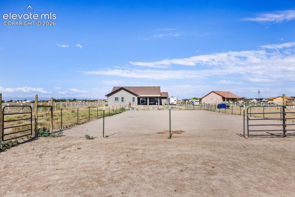 1180 N Saddle Ridge Lane, Pueblo, CO 81007 — photo 2