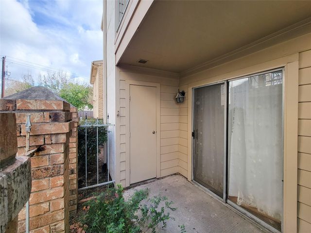 12550 Whittington Drive 414, Houston, TX 77077