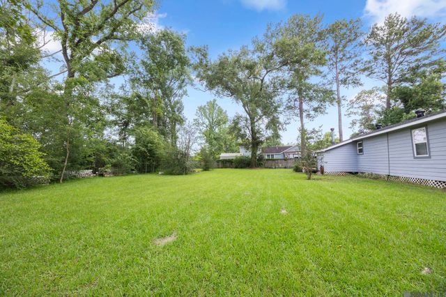 30050 Springdale Dr, Denham Springs, LA 70726