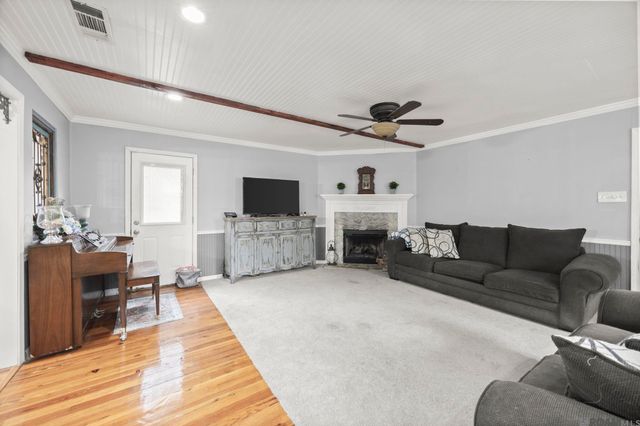 30050 Springdale Dr, Denham Springs, LA 70726