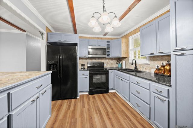 30050 Springdale Dr, Denham Springs, LA 70726