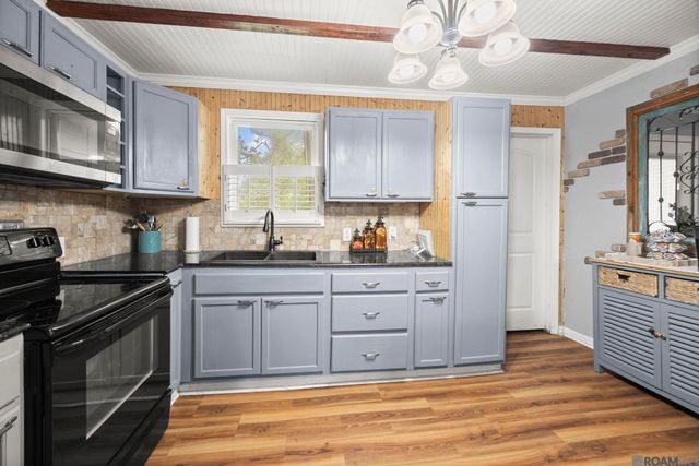 30050 Springdale Dr, Denham Springs, LA 70726