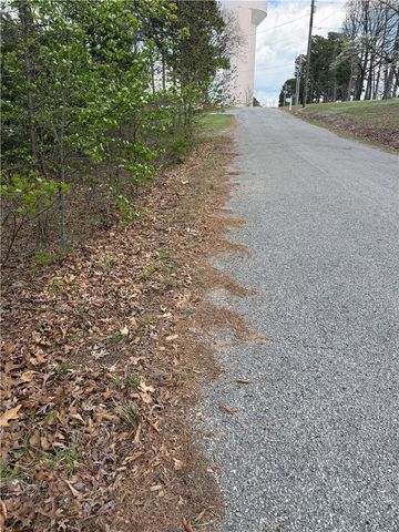 17 La Quinta Loop, Holiday Island, AR 72631
