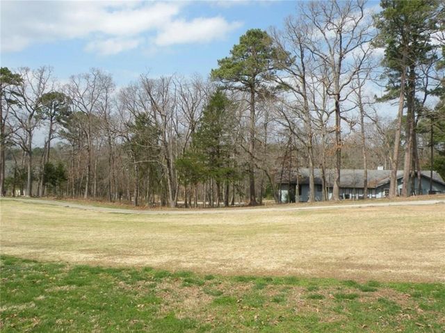 17 La Quinta Loop, Holiday Island, AR 72631