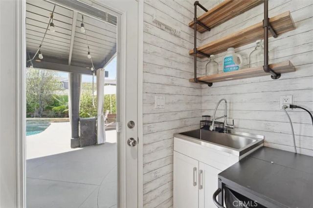 6443 Gross Avenue, West Hills, CA 91307