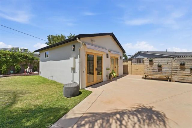 6443 Gross Avenue, West Hills, CA 91307