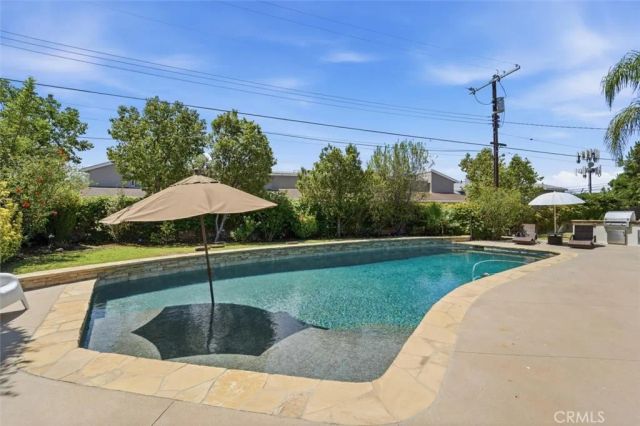 6443 Gross Avenue, West Hills, CA 91307