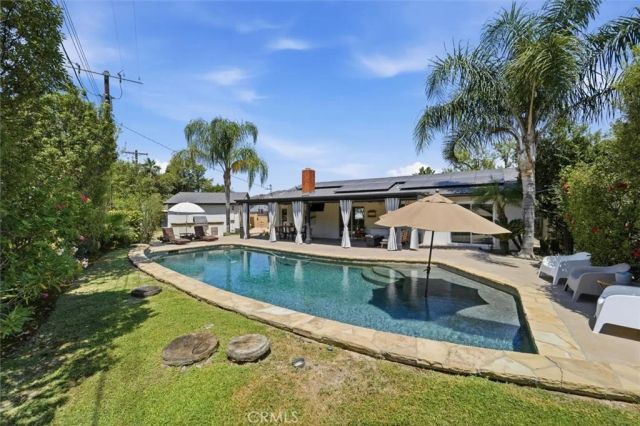 6443 Gross Avenue, West Hills, CA 91307