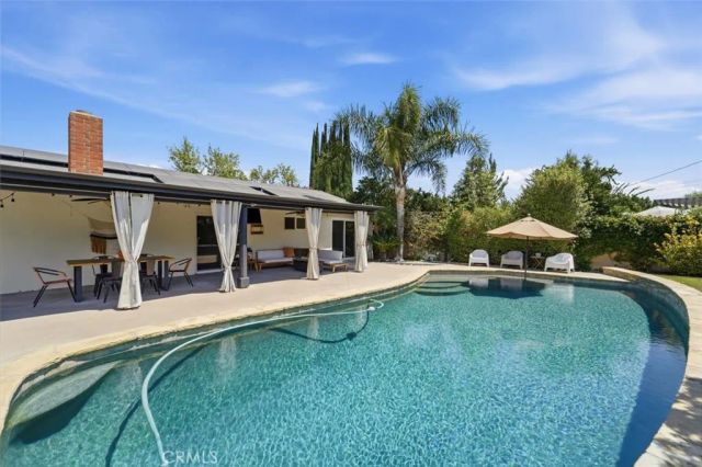 6443 Gross Avenue, West Hills, CA 91307