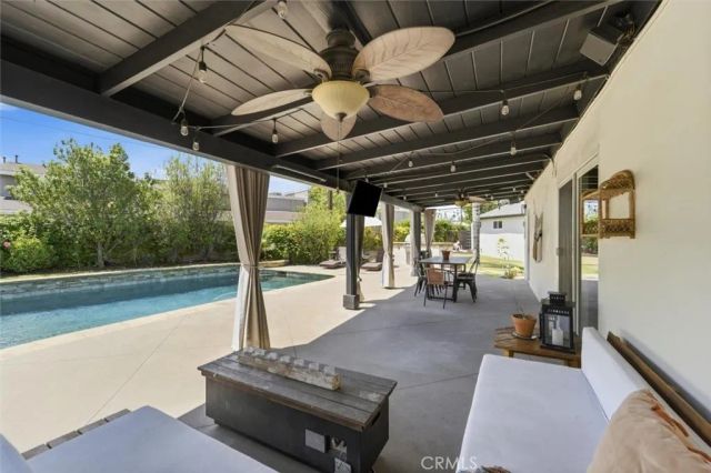 6443 Gross Avenue, West Hills, CA 91307