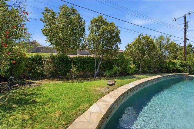 6443 Gross Avenue, West Hills, CA 91307