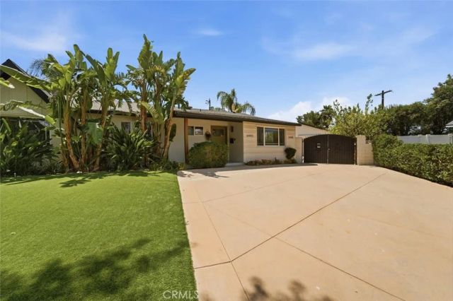 6443 Gross Avenue, West Hills, CA 91307