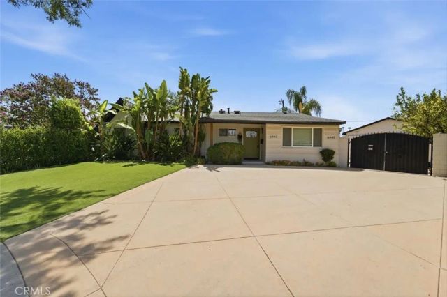 6443 Gross Avenue, West Hills, CA 91307