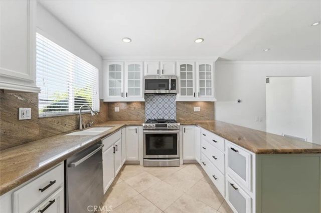 6443 Gross Avenue, West Hills, CA 91307