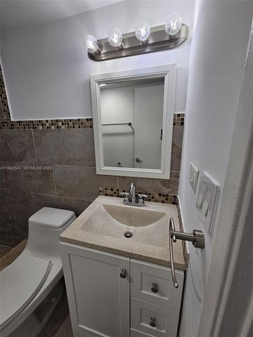 7135 Collins Ave 1011, Miami Beach, FL 33141