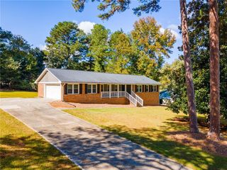 2021 Collinswood Drive, Snellville, GA 30078