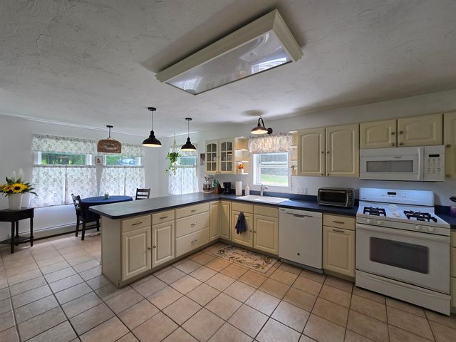 77 Trapper Road, Campton, NH 03223