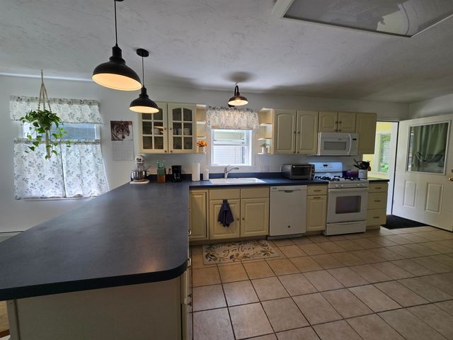 77 Trapper Road, Campton, NH 03223