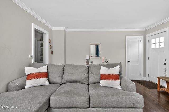 23 Catskill Avenue, East Greenbush, NY 12144