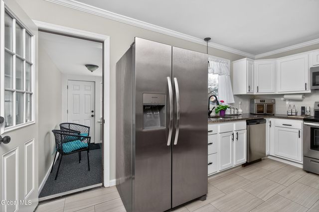 23 Catskill Avenue, East Greenbush, NY 12144