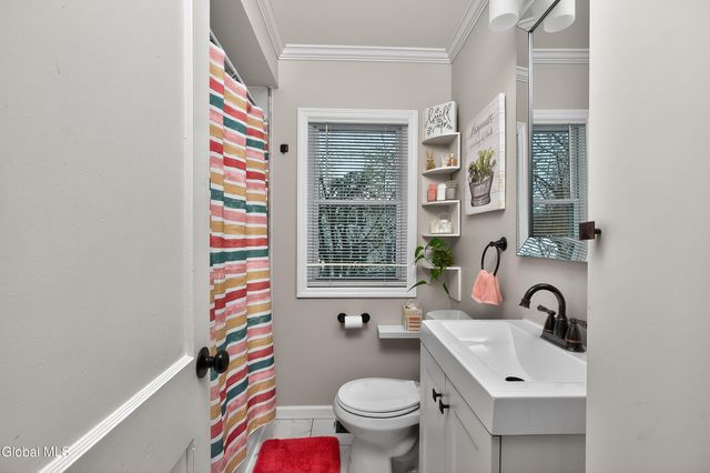 23 Catskill Avenue, East Greenbush, NY 12144