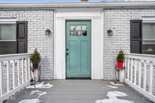 23 Catskill Avenue, East Greenbush, NY 12144