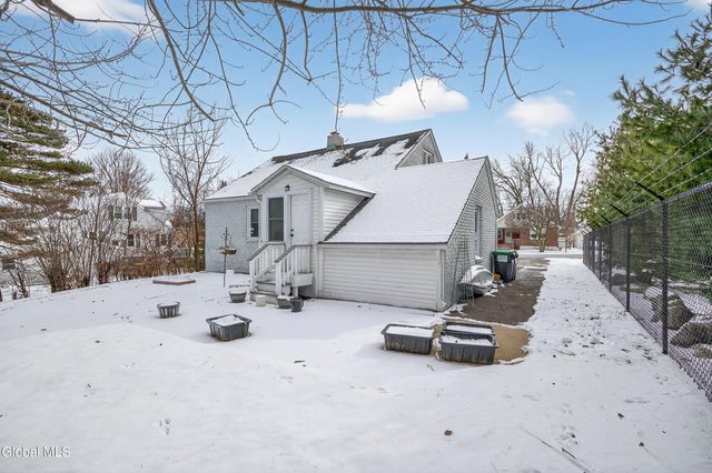 23 Catskill Avenue, East Greenbush, NY 12144