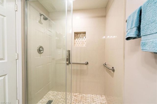 186 Gabriel CIR 3903, Naples, FL 34104